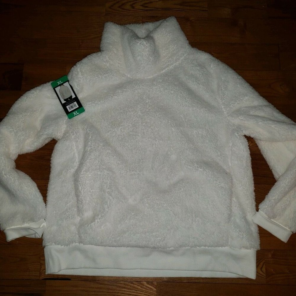 NWT Women's Ivory LUKKA Fuzzy Sweater